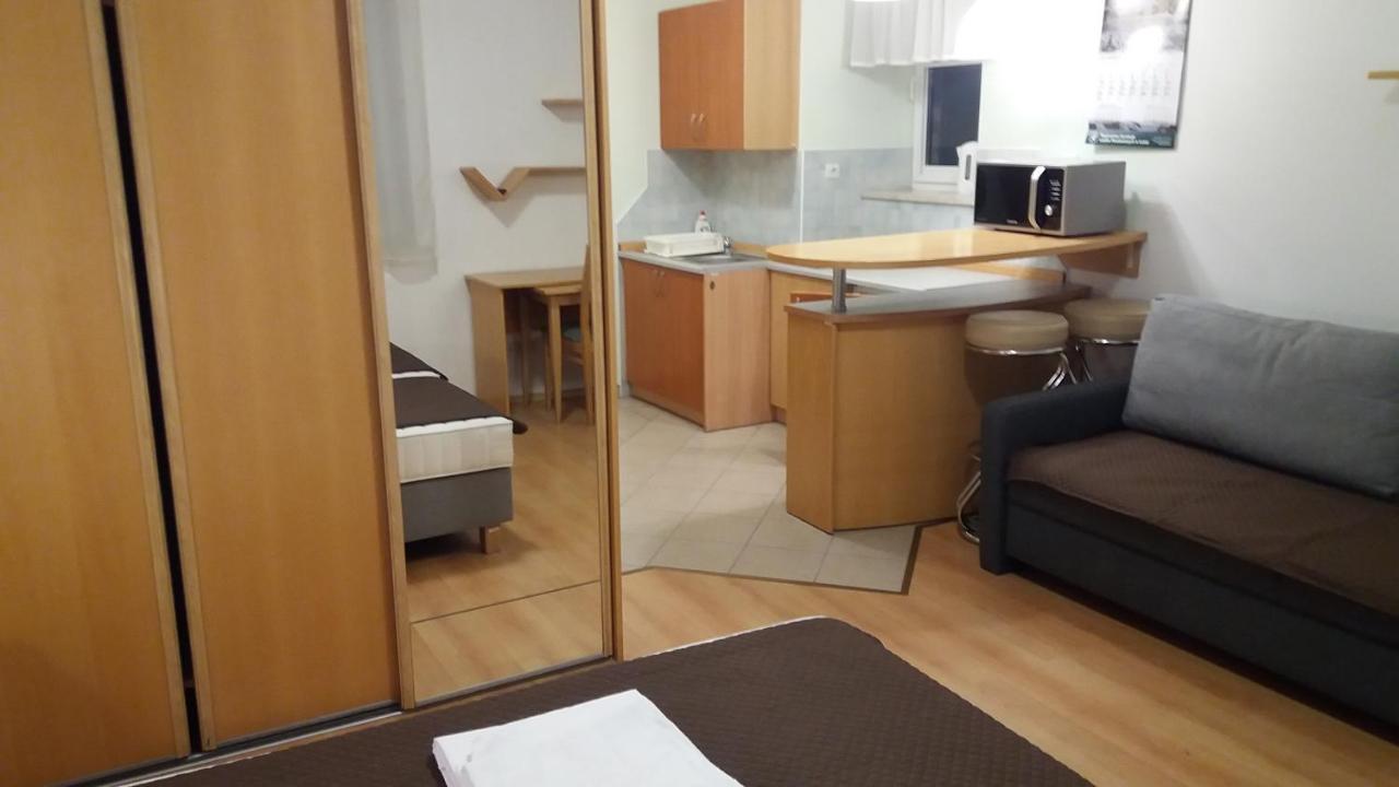梅尔诺Lesny Dwor公寓式酒店 外观 照片